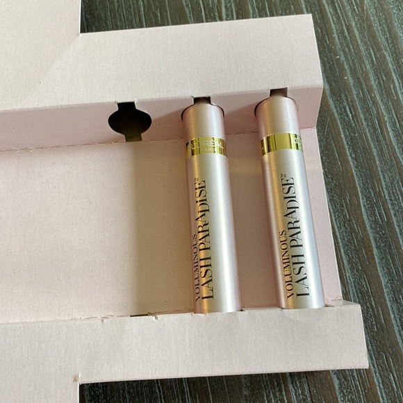 Two pack of blackest black mascara’s by L’Oreal Paris. Voluminous lash paradise. - Picture 3 of 5